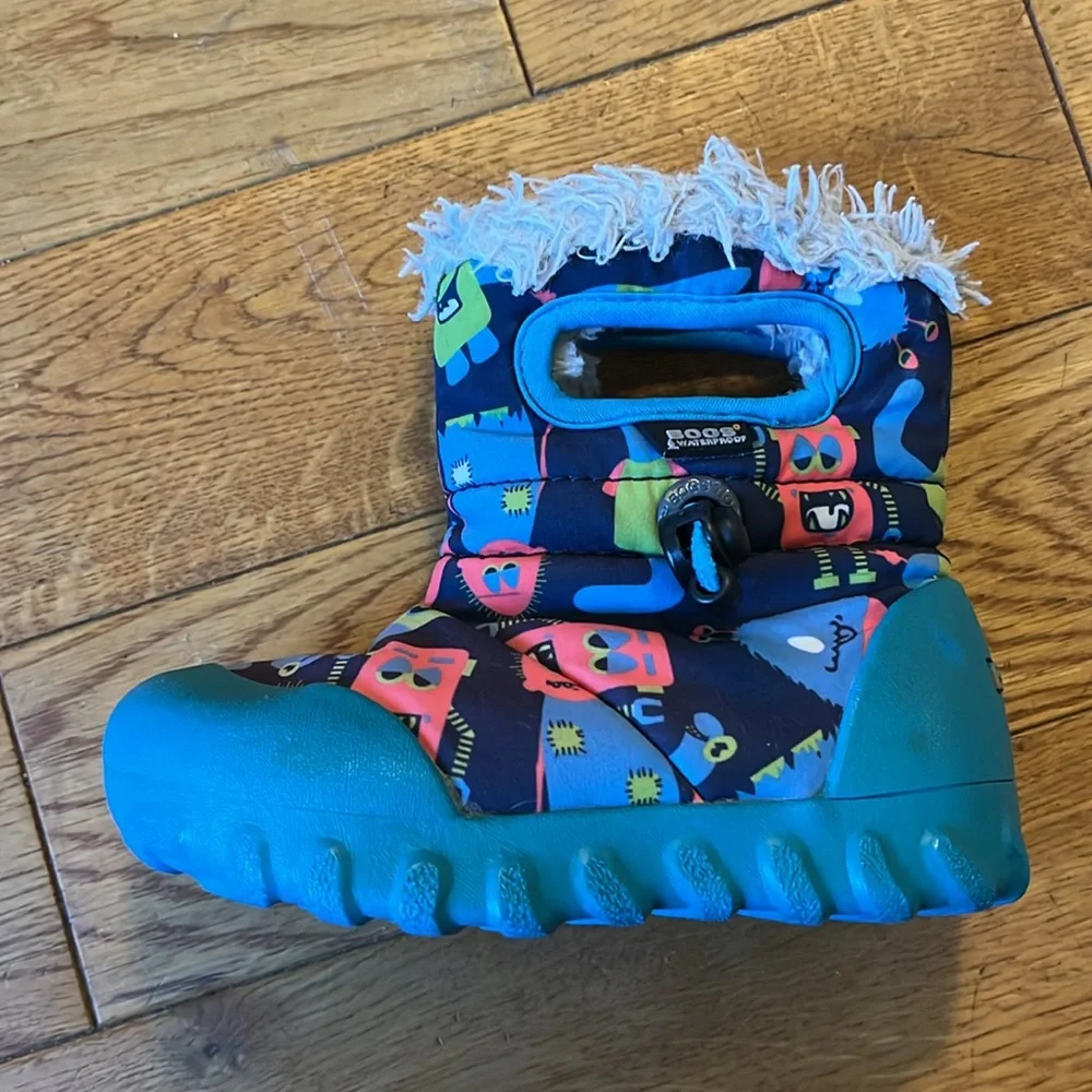 Bogs | toddler snow boots shoe size 7 blue boots with outer space and faux fur_7